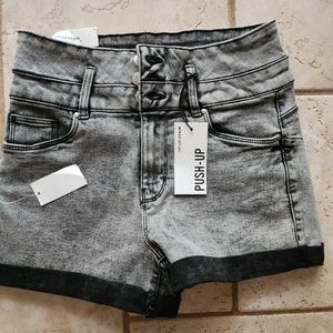 NWT Refuge shorts